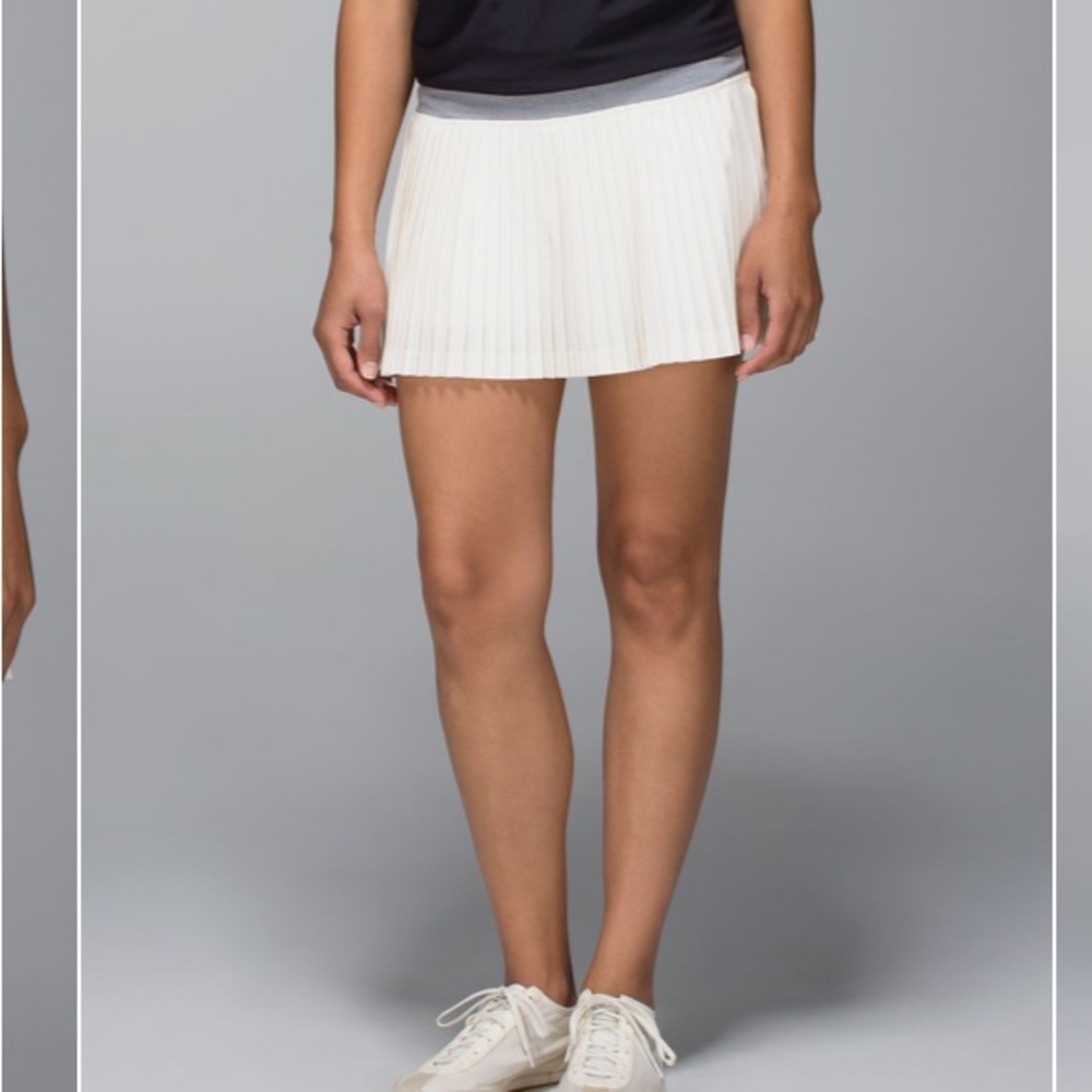 Lululemon Pleat to Street Skirt Ghost / Heathered Slate size 8